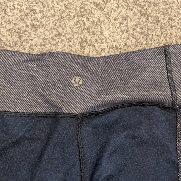 Lululemon Wunder Under Crop (Sashiko Print) - Size 6 - Picture 7 of 8